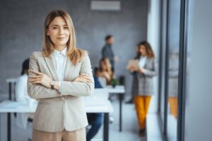 Portrait businesswoman file stan
